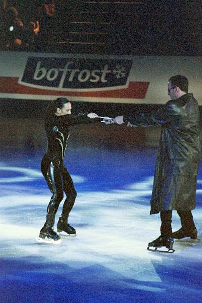 Sara Abitbol & Stéphane Bernadis performing their Matrix programme.